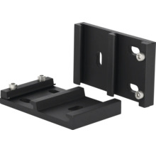 Două șine de montare negre din aluminiu cu șuruburi