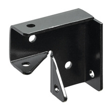 Conector unghiular din metal cu găuri de montare