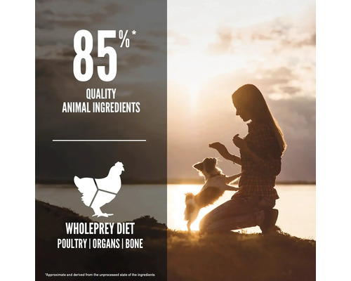 Hrană pentru câini cu 85% ingrediente de origine animală, cum ar fi carne de pasăre, organe și oase