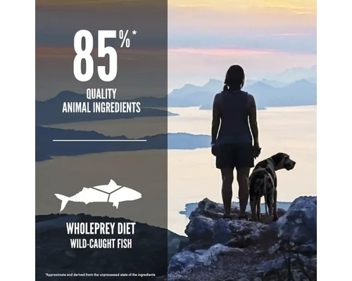 Ilustrație cu hrană pentru câini cu 85% ingrediente de origine animală și indicația Wholeprey Diet Wild Caught Fish.