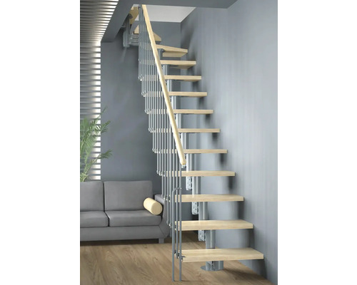 Imaginea unei încăperi cu o scară cu economie de spațiu din lemn și metal