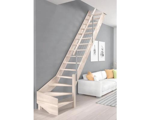 Imaginea unei camere cu o scară din lemn cu balustradă metalică