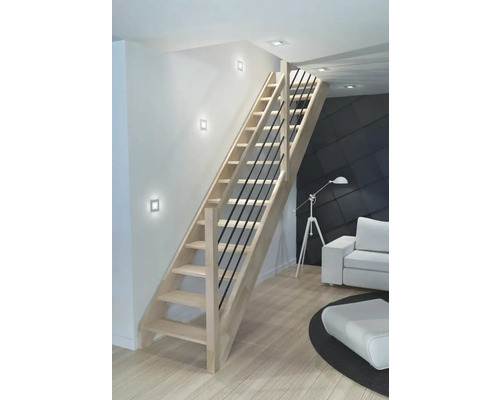 Scară din lemn cu balustradă metalică într-o sufragerie