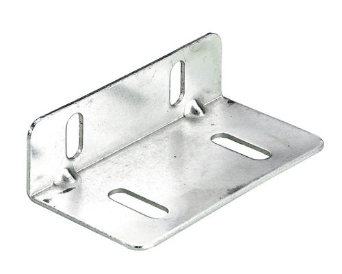 Cornier metalic cu găuri alungite pentru fixare