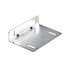 Cornier metalic cu găuri alungite pentru fixare