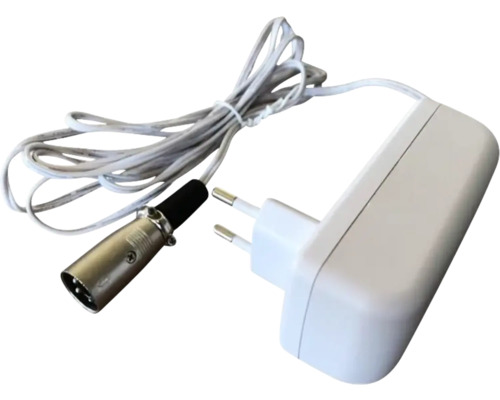Alimentator cu cablu și priză