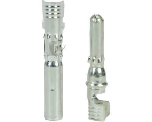 Doi conectori cu știfturi metalice