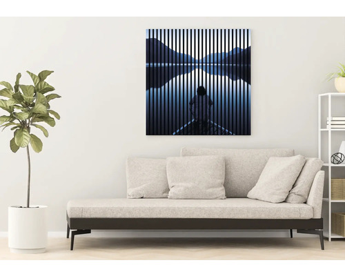 Decorarea camerei de zi cu imprimeu pe pânză cu o scenă cu lac montan