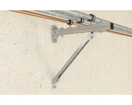 Fixare conductă cu țevi montate pe perete