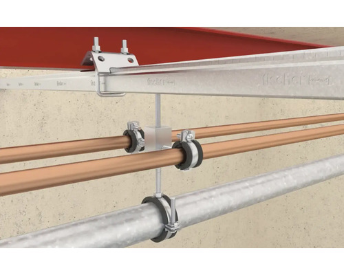 Instalație de conducte cu cleme de țeavă și profil de fixare