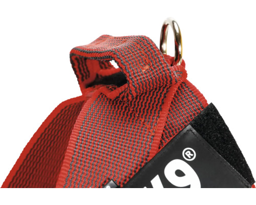 Imagine detaliată a unui ham pentru câini cu inel metalic și închidere cu velcro