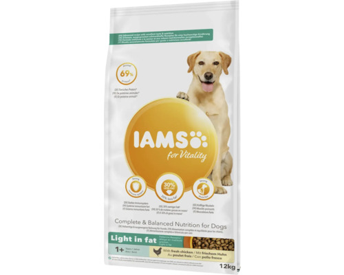 Hrană uscată pentru câini IAMS Vitality Adult/ Senior Light in fat cu pui 12 kg
