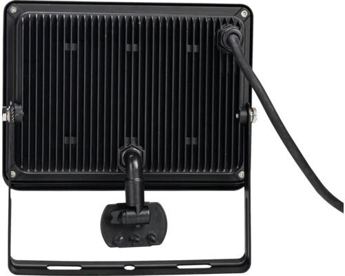 Spatele unui reflector LED negru cu aripioare de răcire, cablu și suport de montare