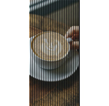 Cana de cafea pe o masă