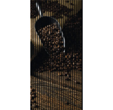 Boabe de cafea cu o cupă pe sac