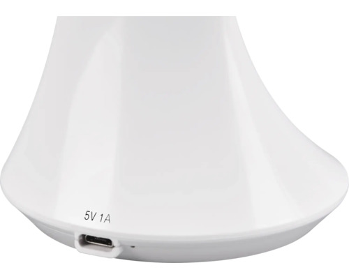 Prim-plan cu o lampă de masă cu port USB