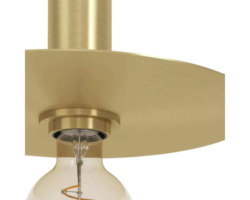 Prim-plan cu o lampă suspendată cu abajur