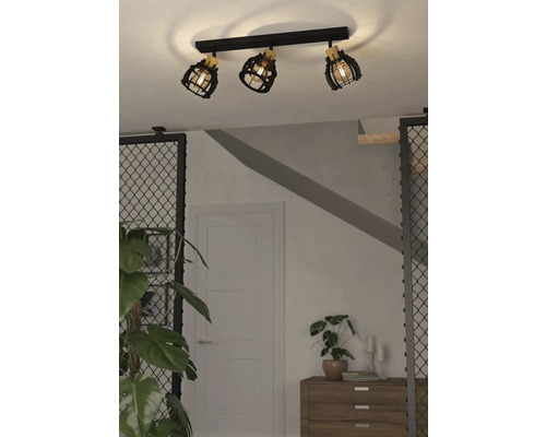 Lumină de plafon cu trei spoturi în design industrial