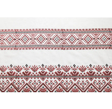 Material textil cu broderie tradițională