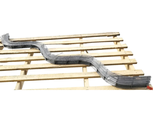 Piese de îndoit sârmă pe un palet