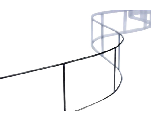 Prim-plan al unei balustrade metalice pentru scări