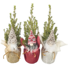 Trei figurine de pom de Crăciun cu căciuli și bărbi în saci de iută.