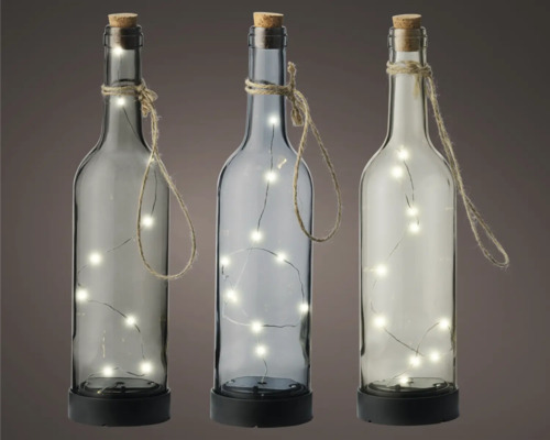 Trei sticle decorative din sticlă cu dop de plută și lanț luminos cu LED-uri