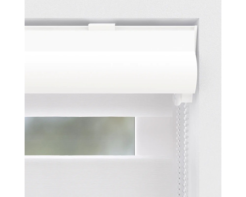 Imagine detaliată cu o rolă dublă albă la o fereastră