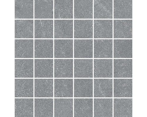 Placă mozaic gri cu elemente pătrate.