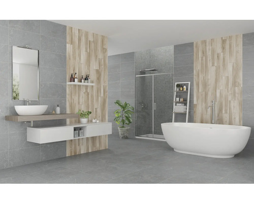 Baie modernă cu cadă, duș, chiuvetă și gresie gri