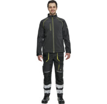 Bărbat în haine de lucru, format din jachetă și pantaloni cu buzunare