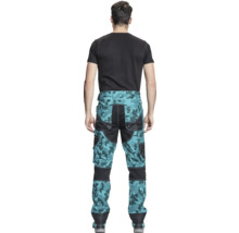 Pantaloni de lucru cu model pixelat și buzunare, vedere din spate