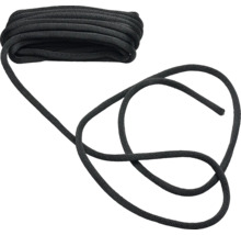 Frânghie neagră încolăcită