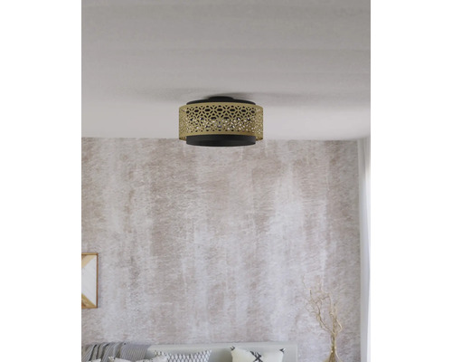 Plafoniere cu abajur modelat în sufragerie