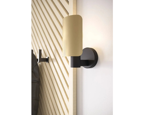 Lămpi de perete cu abajur