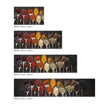 Imagine de produs cu diferite dimensiuni ale unui motiv pentru protecția peretelui din bucătărie, care înfățișează condimente în linguri.