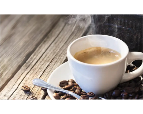 Panou bucătărie mySpotti Profix Cafea aluminiu compozit 100x60 cm Cana de cafea cu boabe de cafea și linguriță pe o masă de lemn