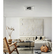 Living cu plafonieră modernă cu design geometric