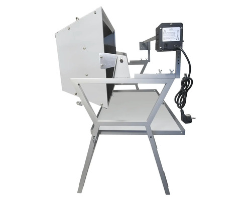 Dispozitiv pentru șlefuirea umedă a cuțitelor pe o masă