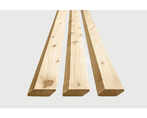 Trei scânduri brute din lemn