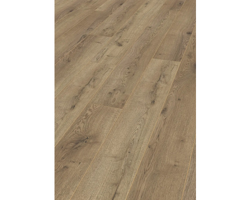 Prim-plan cu podea laminată cu structură din lemn