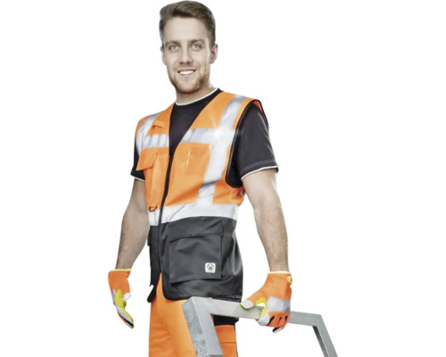 Bărbat în vestă de avertizare și pantaloni de lucru cu mănuși de protecție