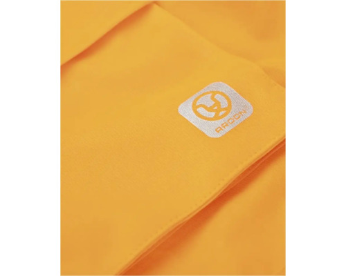 Prim-plan cu îmbrăcăminte cu logo Ardon