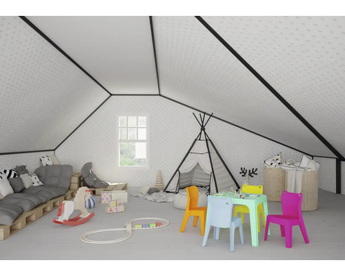 Sală de joacă luminoasă la mansardă cu mobilier pentru copii, jucării și un cort tipi