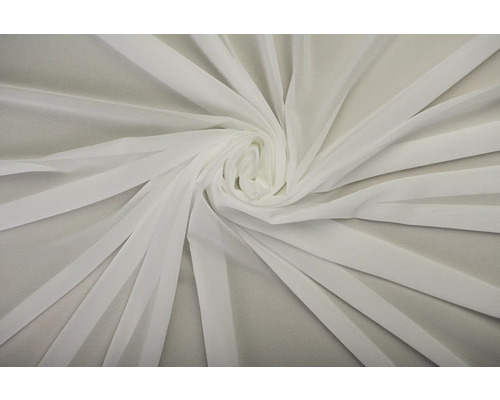 Material pentru perdele, ușor și transparent, în formă rulată