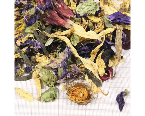 Amestec de flori și ierburi uscate