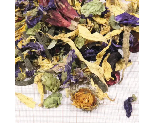 Amestec de flori cu flori de hamei pentru prelucrare ulterioară