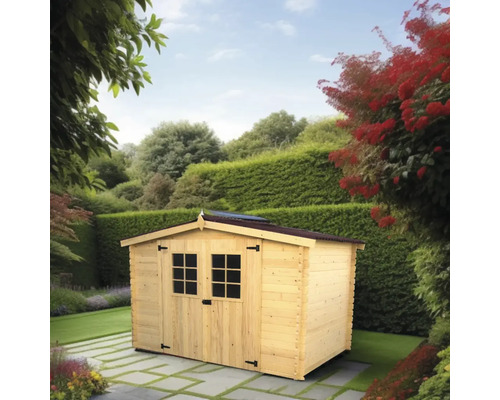 Cabină de grădină din lemn cu ferestre în grădină