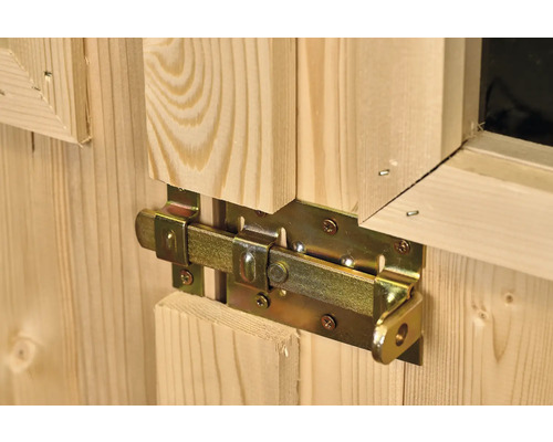 Imagine detaliată cu un zăvor metalic pe o ușă de lemn