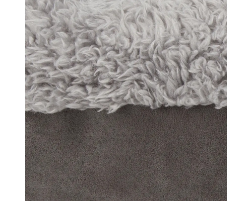 Imagine detaliată a unui pat pentru animale de companie cu suprafață de pluș